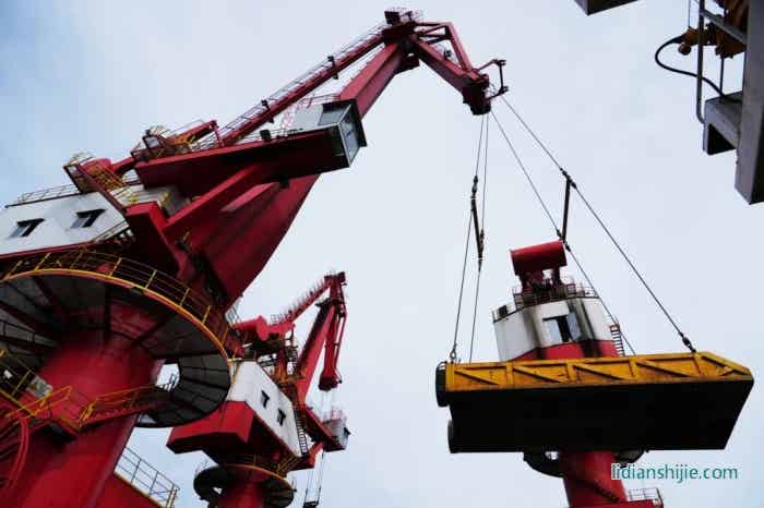 超万金吨镍产品在中伟印尼北莫罗瓦利产业基地园区码头装载完毕 超万金吨镍产品在中伟印尼北莫罗瓦利产业基地园区码头装载完毕