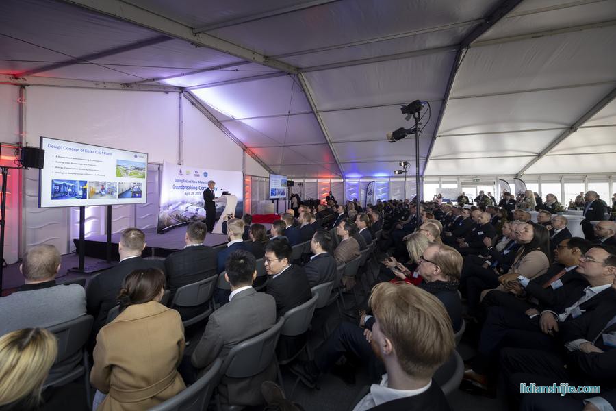 4月29日在芬兰东南部城市科特卡拍摄的中芬合资、芬兰首家锂电池材料工厂开工仪式现场 4月29日在芬兰东南部城市科特卡拍摄的中芬合资、芬兰首家锂电池材料工厂开工仪式现场